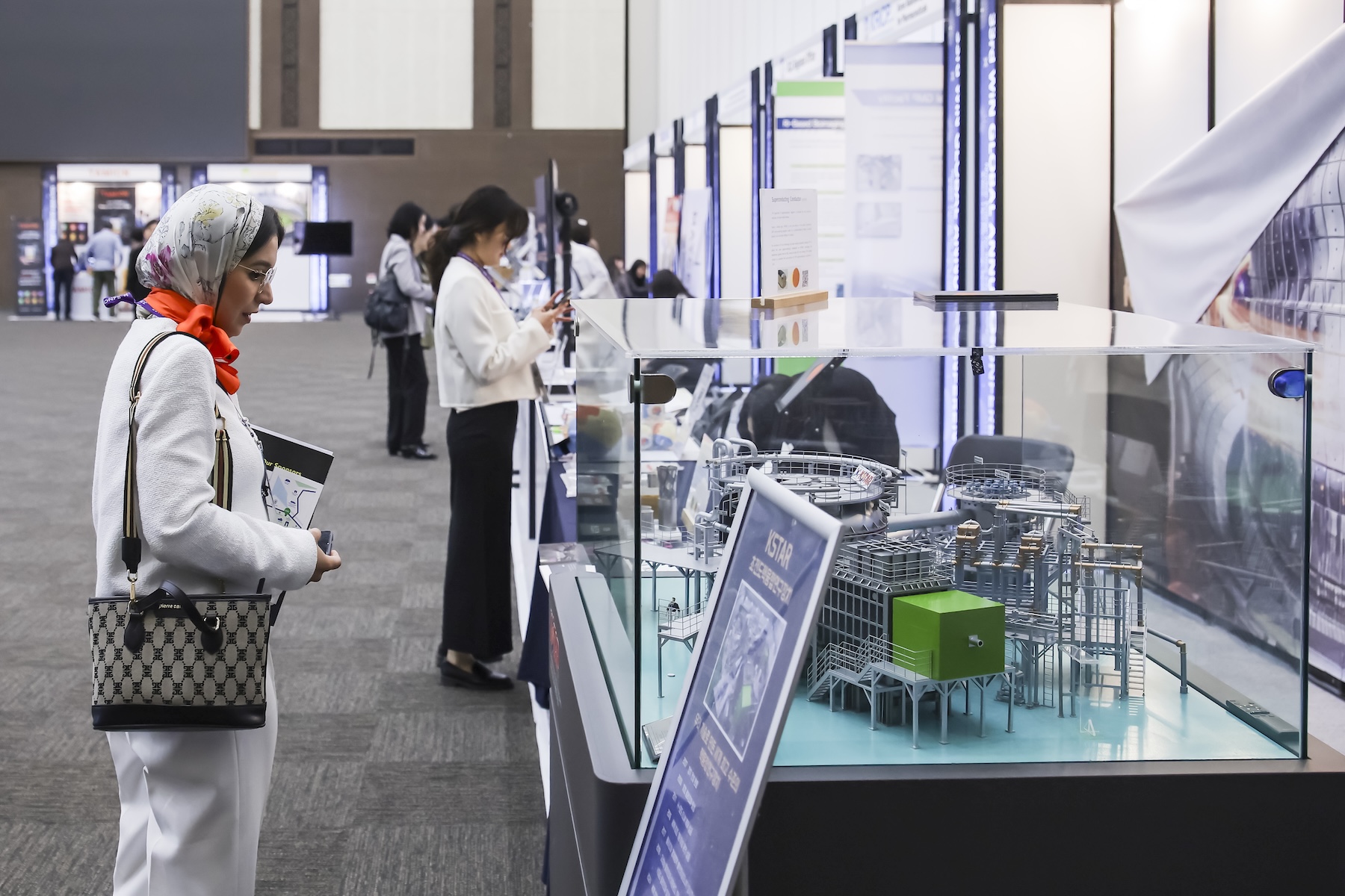 33rd WIN  CONFERENCE_07. Exhibition_0032.jpg